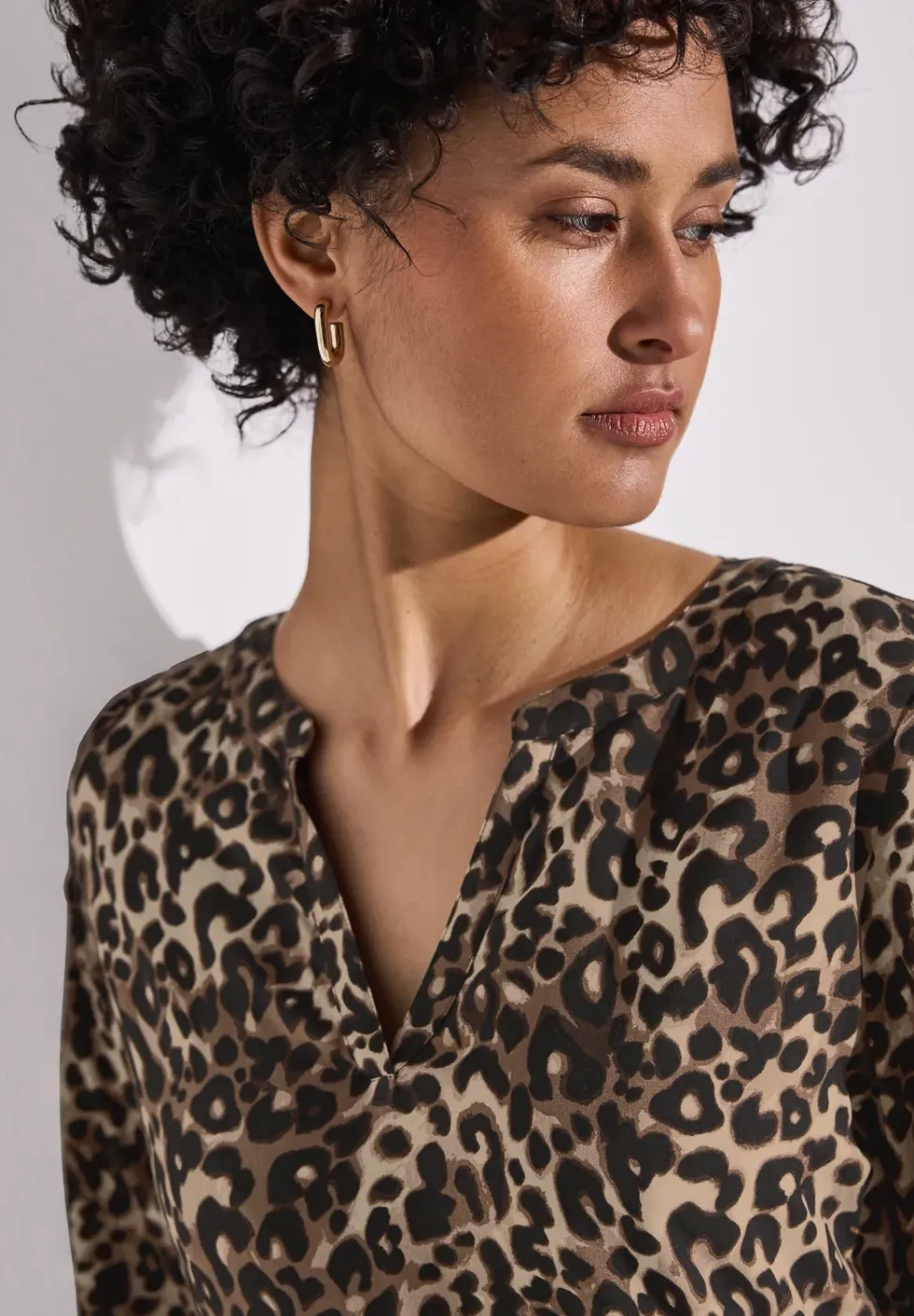 Volant-Kleid mit Leo-Muster