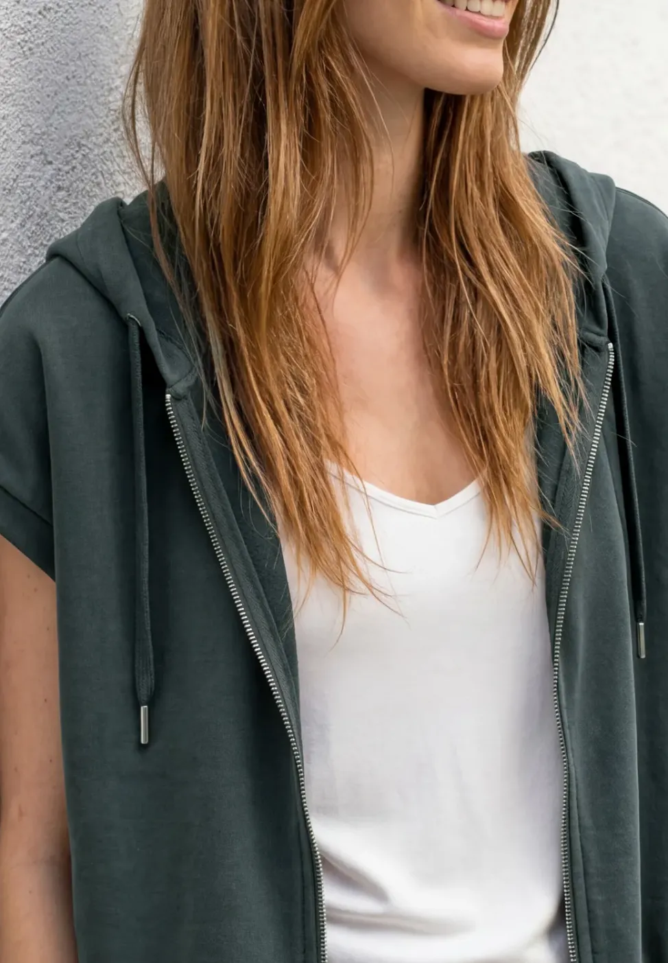 Weste im Silk-Look mit Kapuze