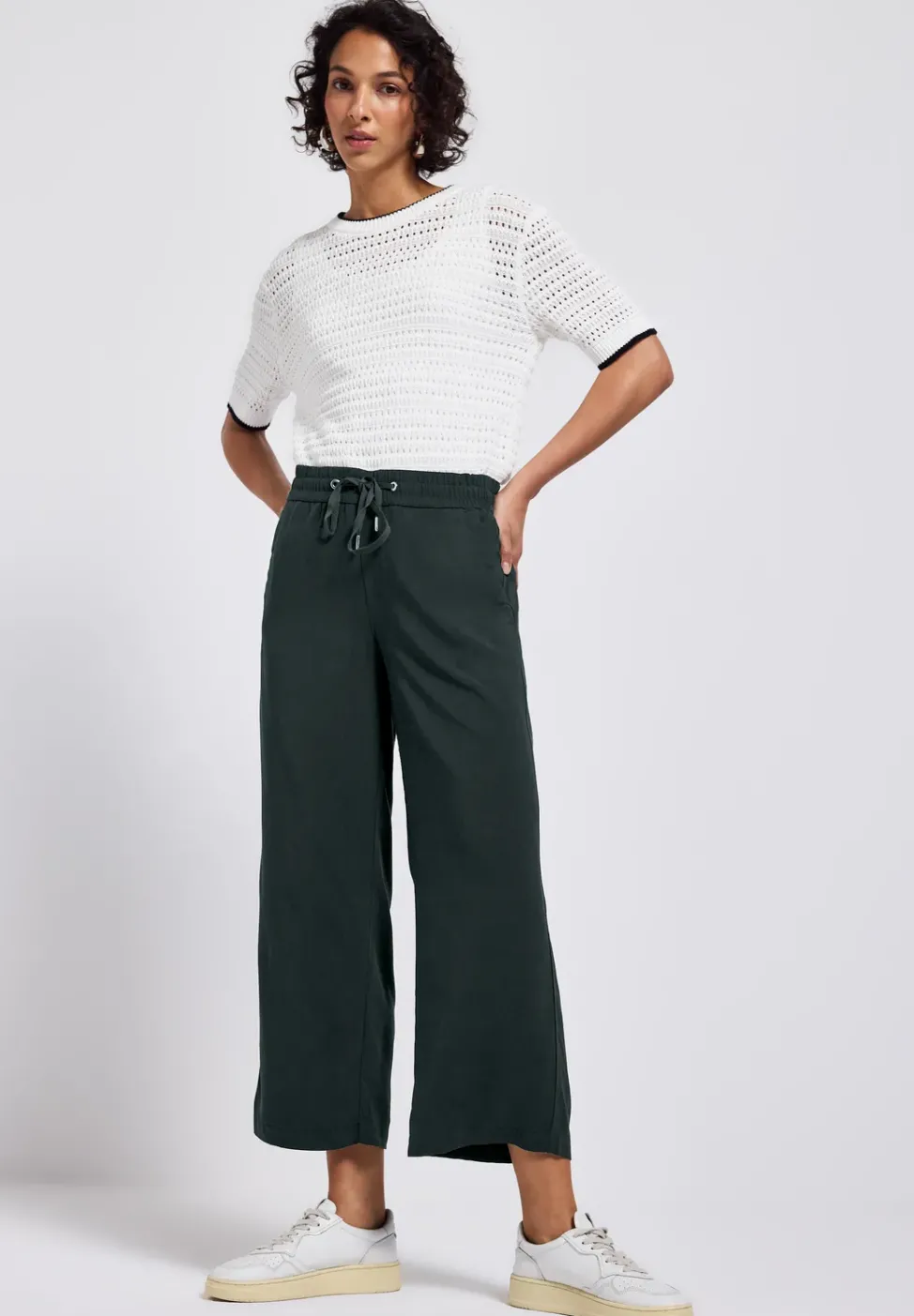 Wide Leg Hose