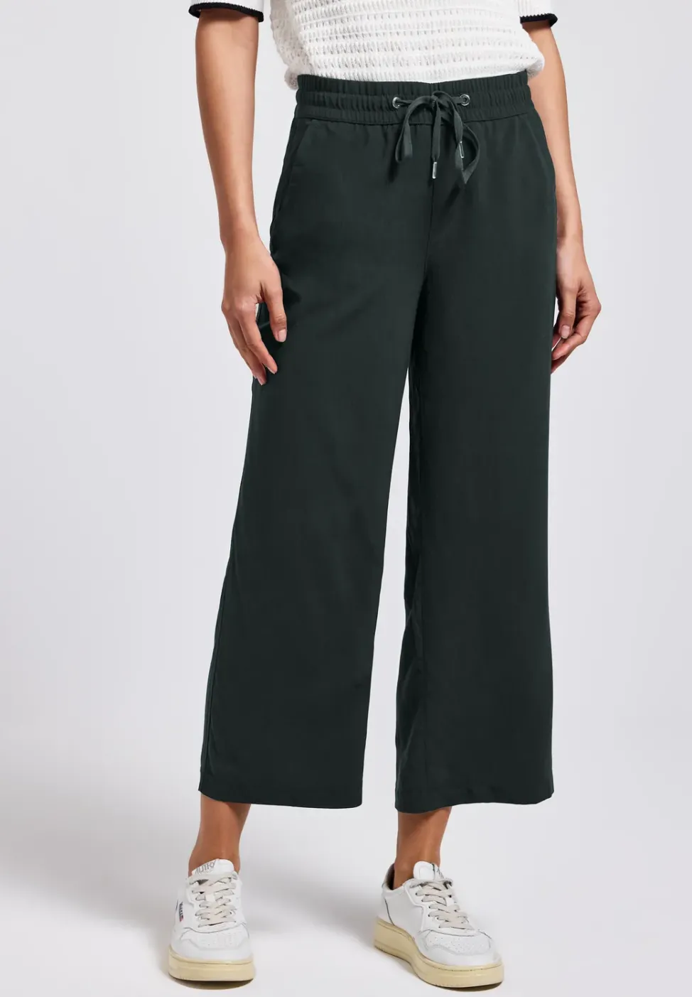 Wide Leg Hose