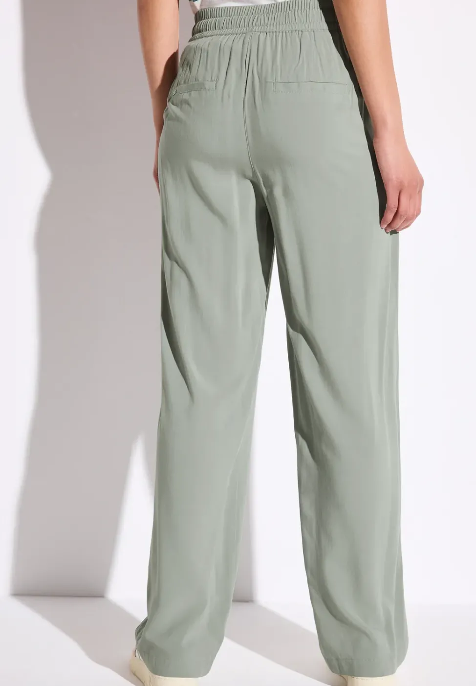 Wide Leg Hose