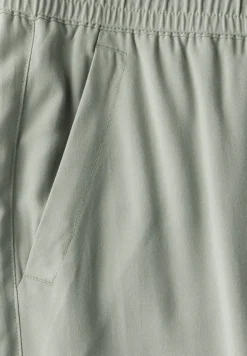 Wide Leg Hose