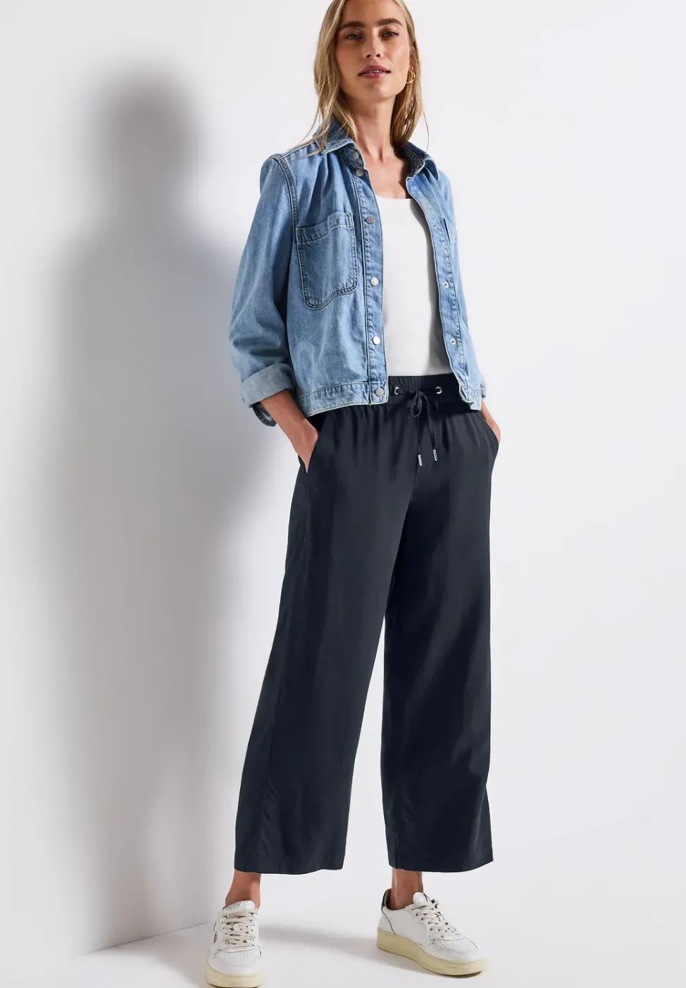 Wide Leg Hose