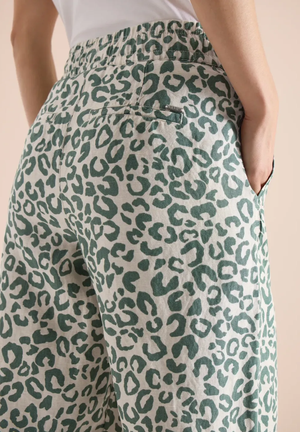 Wide Leg Hose aus Leinenmix im Leoprint