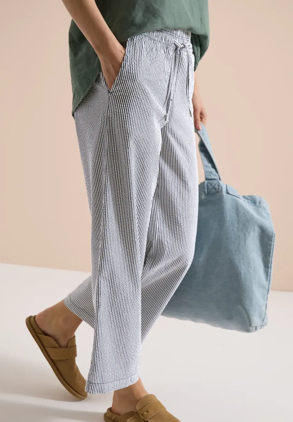 Wide Leg Hose in Seersuckerqualität
