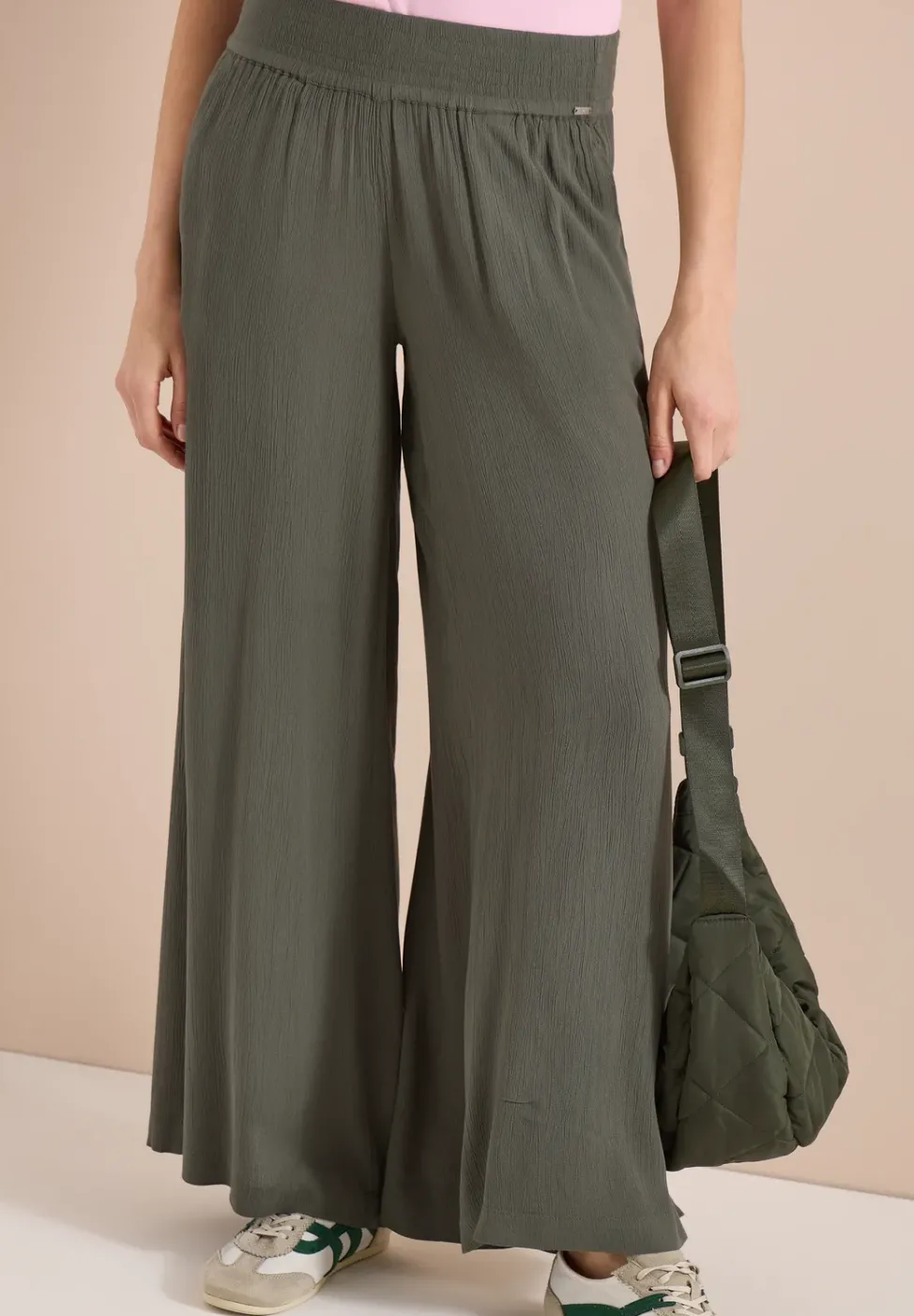 Wide Leg Hose mit Crepe Struktur