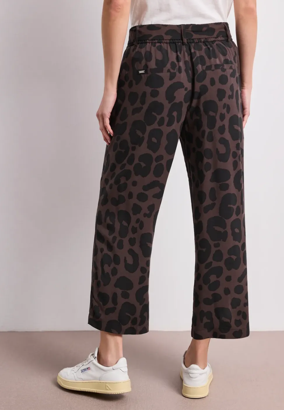 Wide Leg Hose mit Gürteldetail