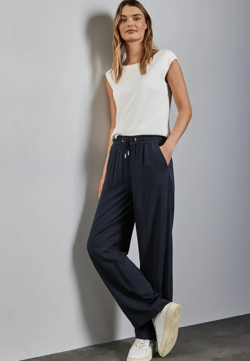 Wide Leg Twill Hose