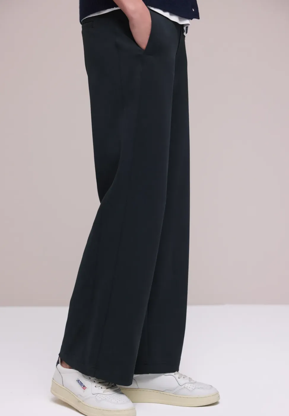Wide Leg Hose