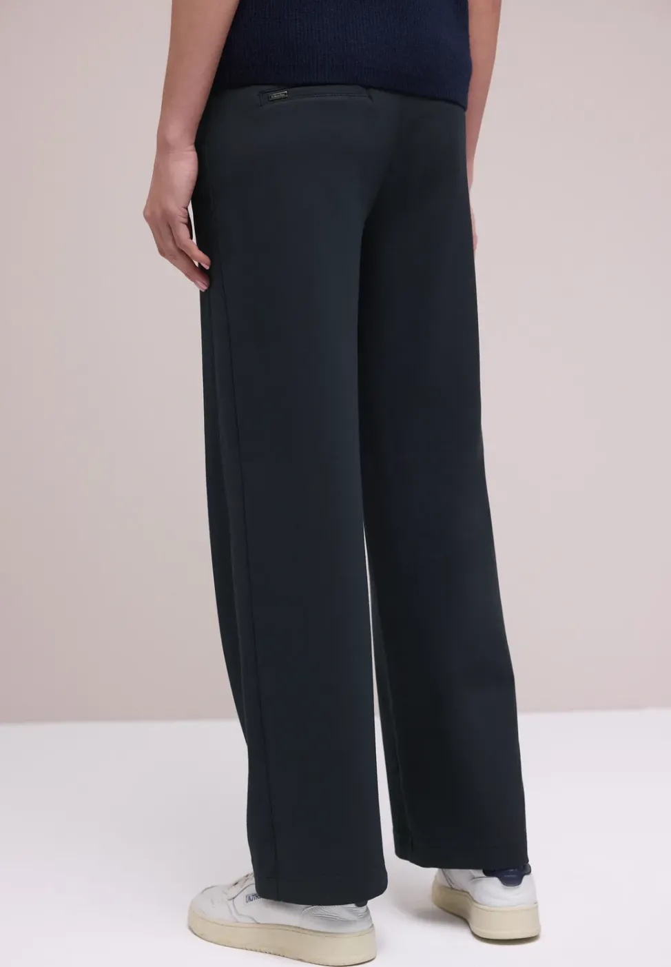 Wide Leg Hose