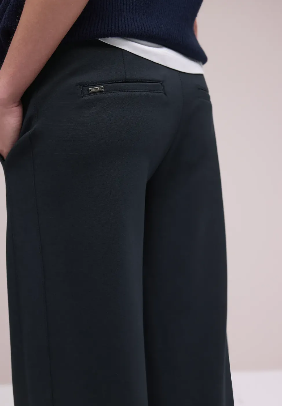 Wide Leg Hose
