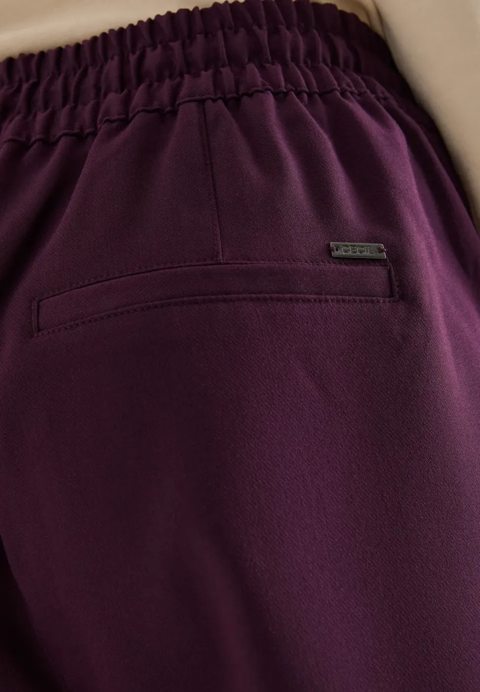 Wide Leg Hose