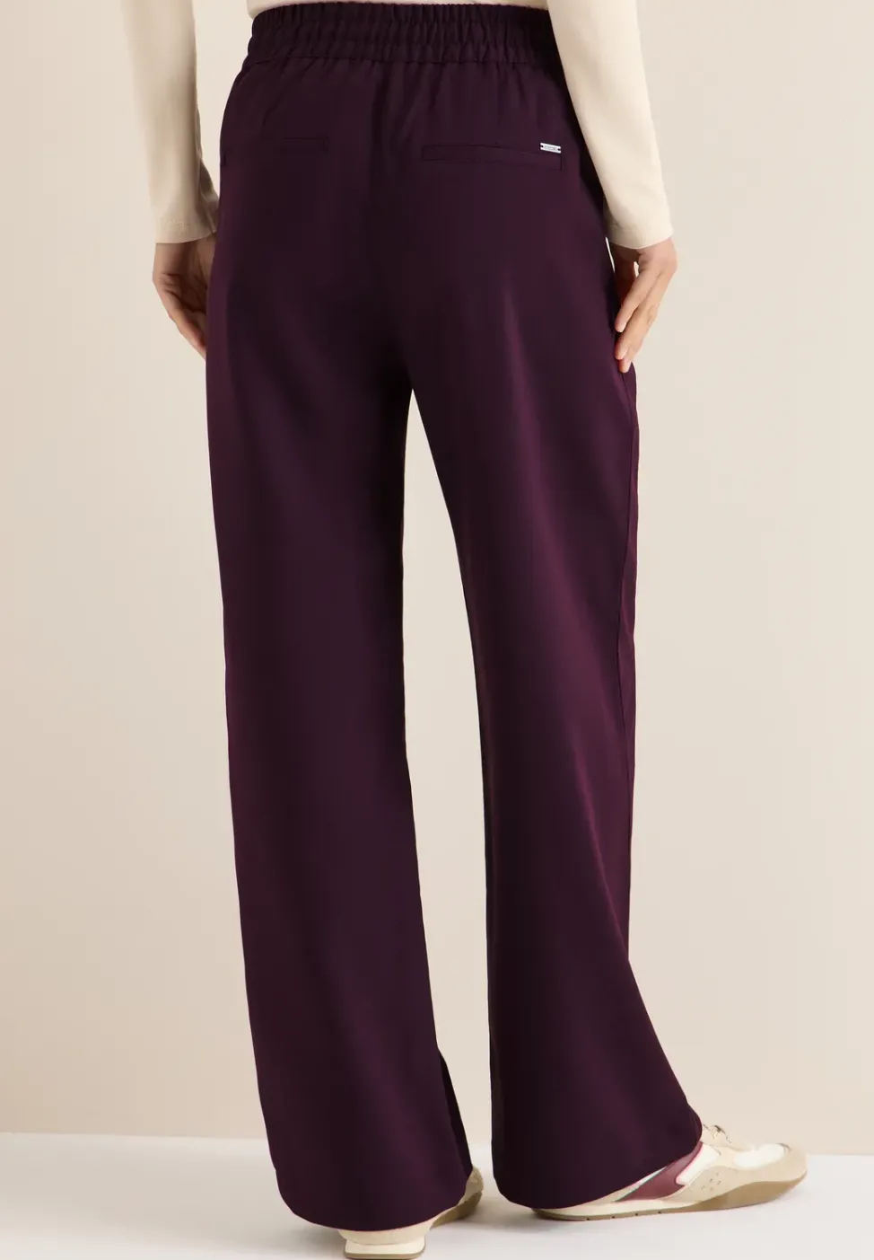 Wide Leg Hose