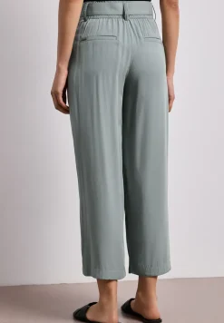 Wide Leg Hose mit Gürteldetail