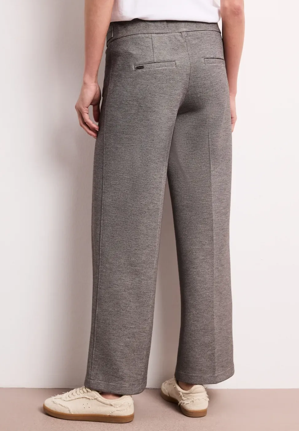 Wide Leg Hose mit Knopfdetails