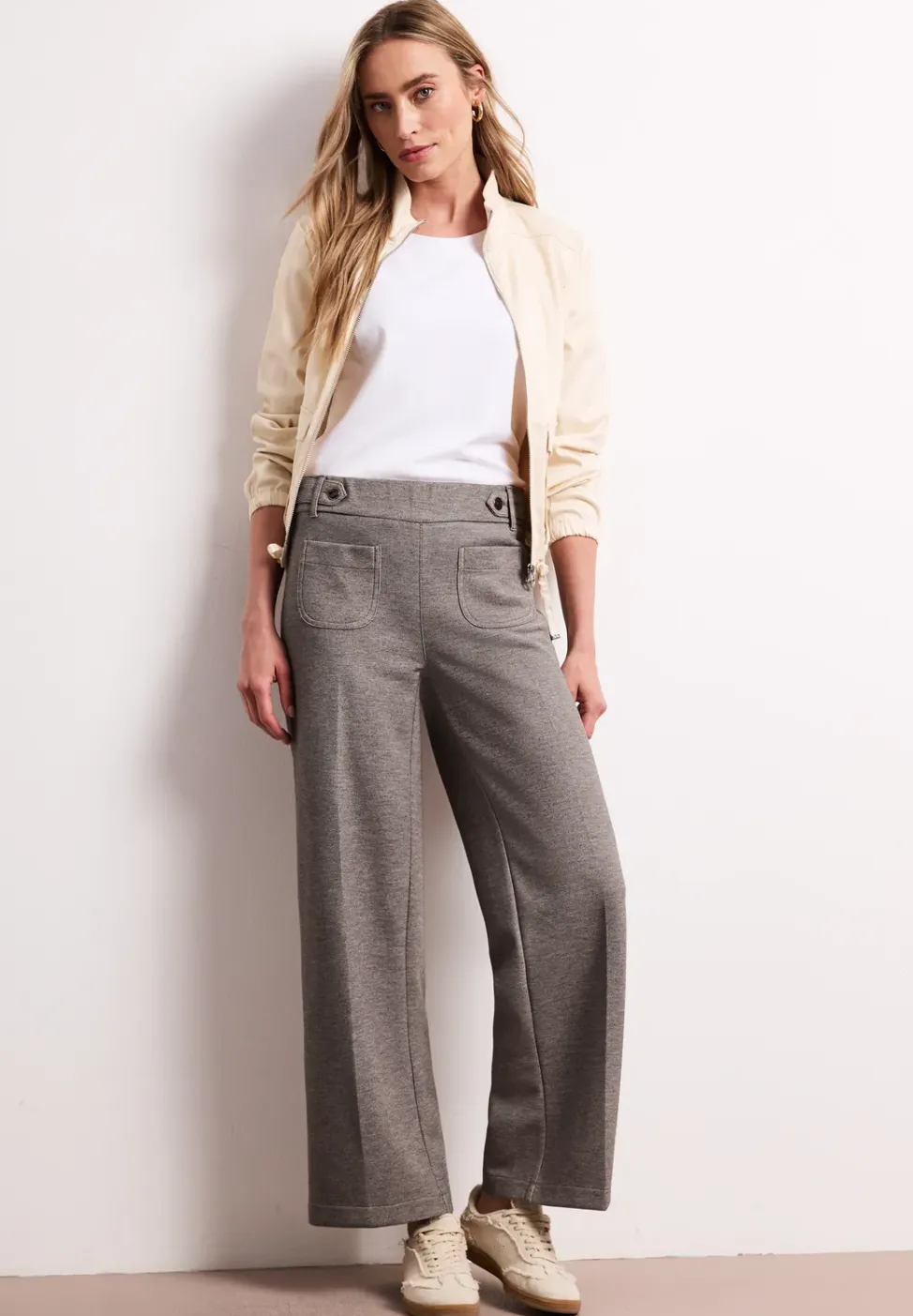 Wide Leg Hose mit Knopfdetails
