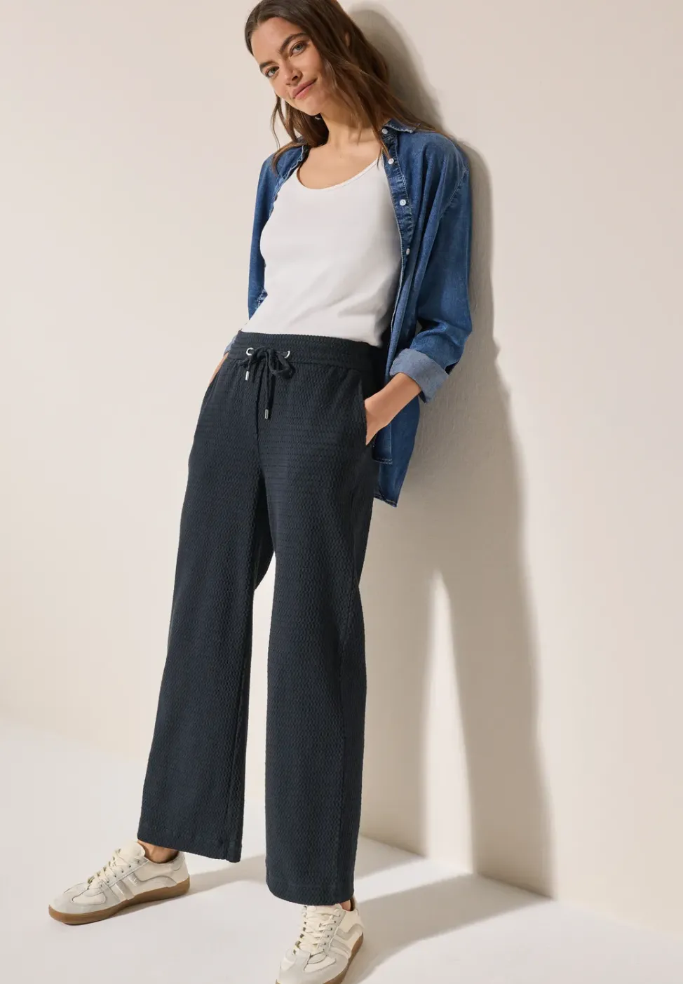 Wide Leg Hose mit Struktur